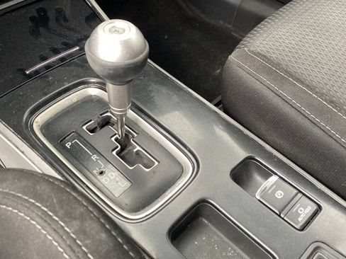 Used 2019 Mitsubishi Outlander ES FWD image 9