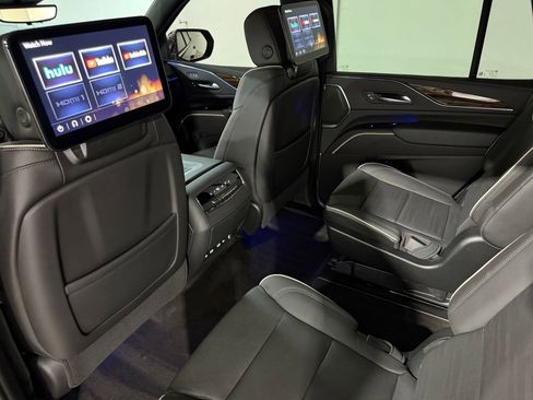 Certified 2023 Cadillac Escalade Premium Luxury w/ Performance Package AWD/4WD image 40