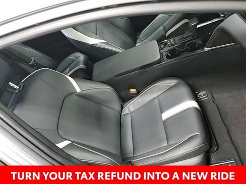 Used 2025 Toyota Camry SE image 21