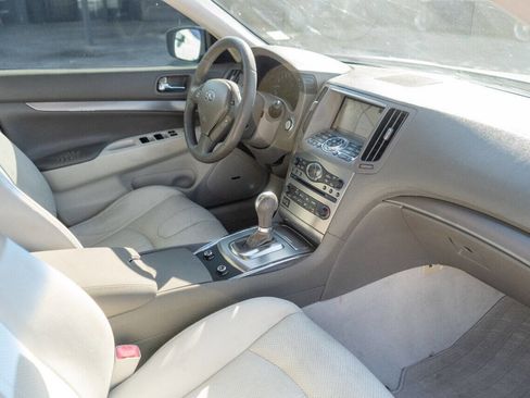 Used 2010 INFINITI G37 Journey w/ Premium Pkg image 13