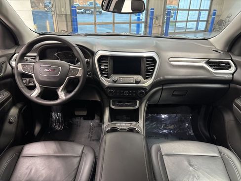 Used 2023 GMC Acadia SLT w/ Preferred Package image 11