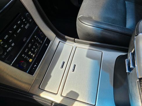 Used 2014 Cadillac Escalade Platinum image 21