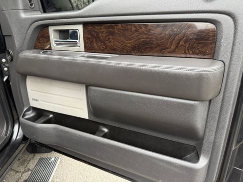Used 2014 Ford F150 Platinum image 28