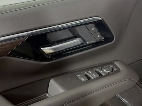 New 2026 Chevrolet Suburban LS w/ Max Trailering Package AWD/4WD image 16