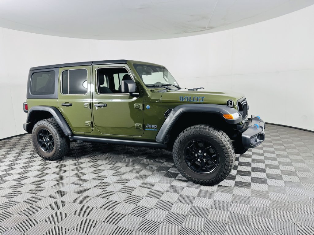 Used 2024 Jeep Wrangler Unlimited AWD/4WD image 2