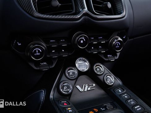 Used 2023 Aston Martin V12 Vantage Roadster RWD image 33