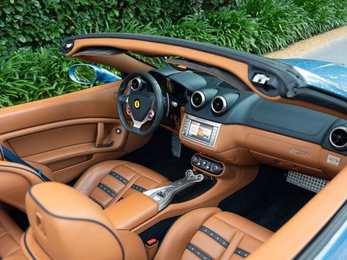 Used 2010 Ferrari California image 59