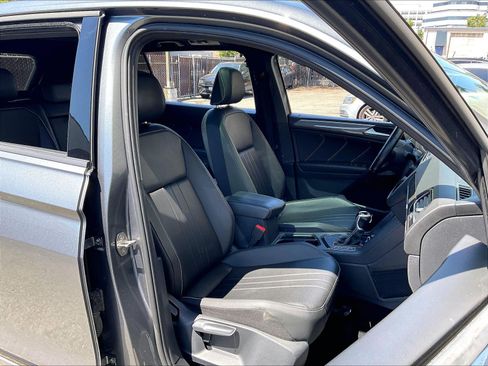 Certified 2023 Volkswagen Tiguan SE R-Line FWD image 6