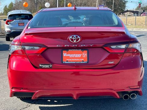 Used 2021 Toyota Camry SE FWD image 6