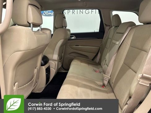 Used 2017 Jeep Grand Cherokee Laredo image 25