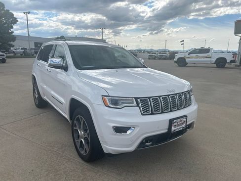 Used 2019 Jeep Grand Cherokee Overland AWD/4WD image 8
