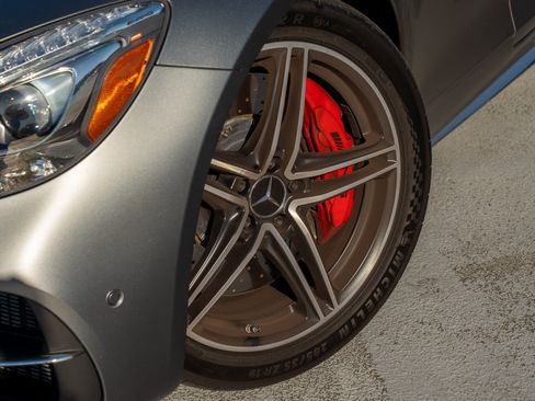 Used 2018 Mercedes-Benz AMG GT C image 16