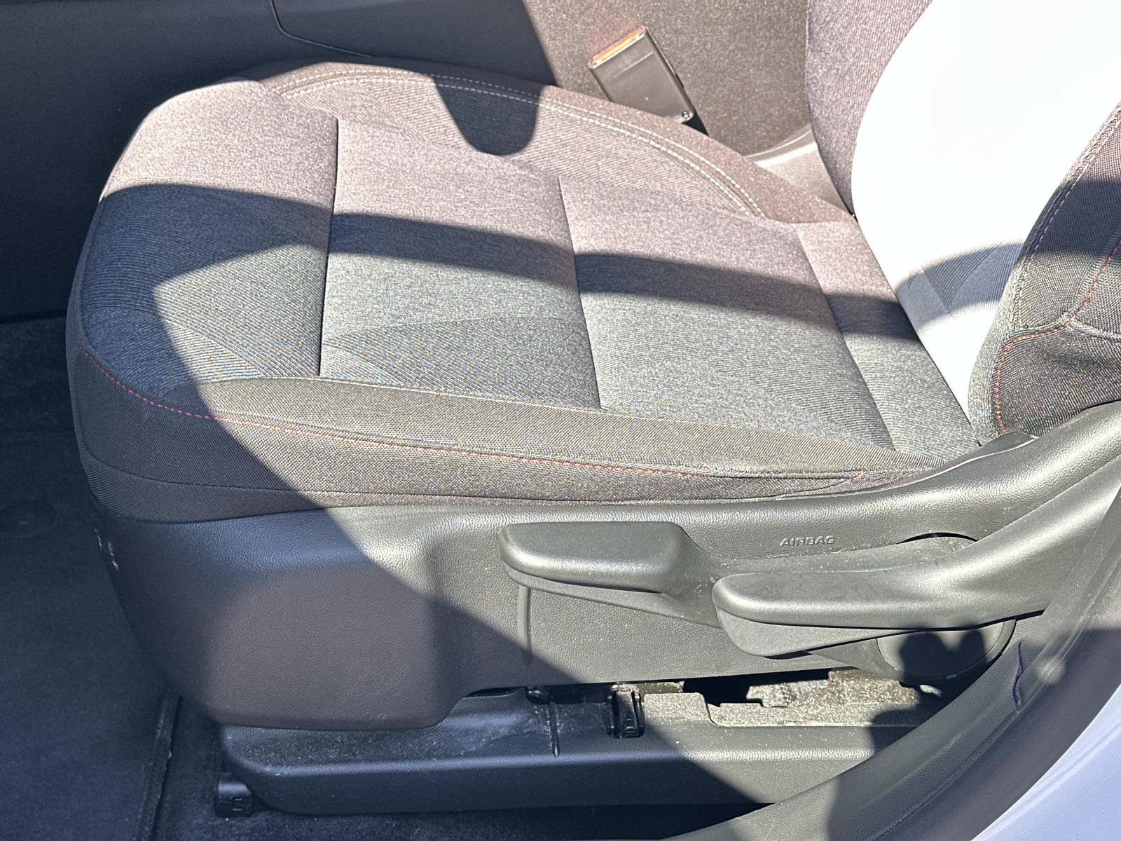 Certified 2024 Chevrolet Trax RS w/ Sunroof Package FWD image 16