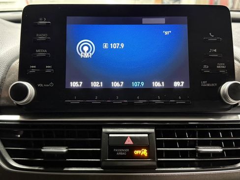 Used 2018 Honda Accord LX image 25