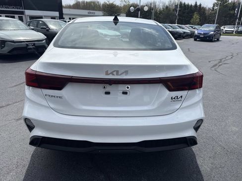 Used 2023 Kia Forte LXS w/ LXS Technology Package FWD image 4