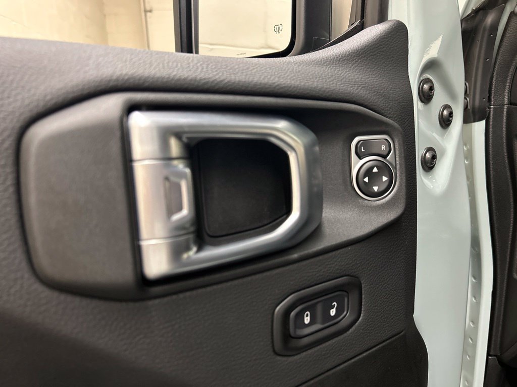 New 2027 Jeep Wrangler Unlimited Sahara AWD/4WD image 28