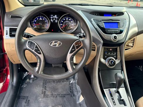 Used 2013 Hyundai Elantra GLS w/ Preferred Pkg image 11