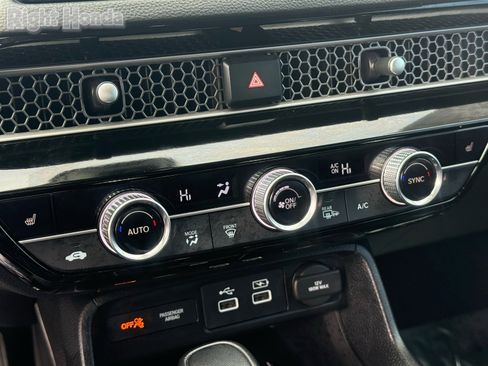 Used 2023 Honda Civic Touring image 22