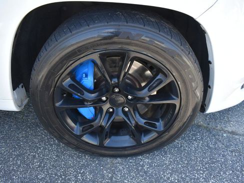 Used 2013 Jeep Grand Cherokee SRT8 image 33