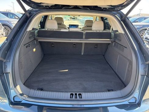 Used 2023 Lincoln Nautilus Reserve w/ Equipment Group 202A image 10