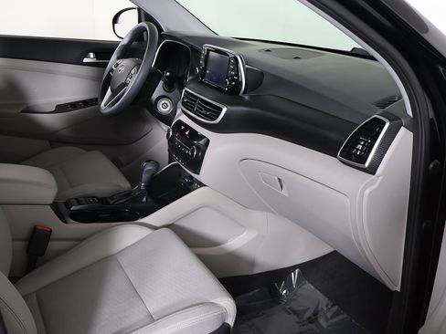 Used 2019 Hyundai Tucson SE image 20