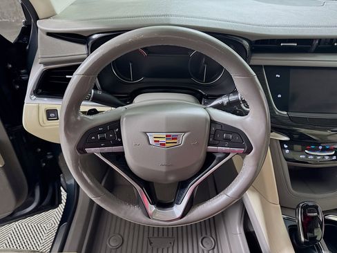 Used 2020 Cadillac XT6 Premium Luxury image 15