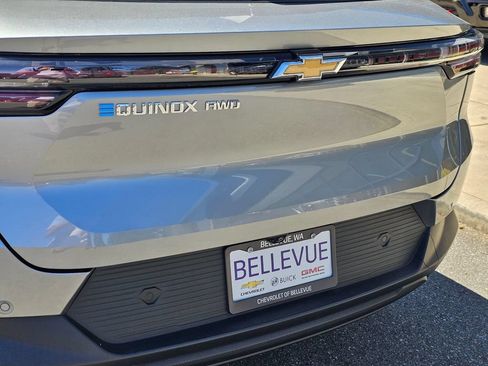 New 2026 Chevrolet Equinox EV LT AWD/4WD image 14