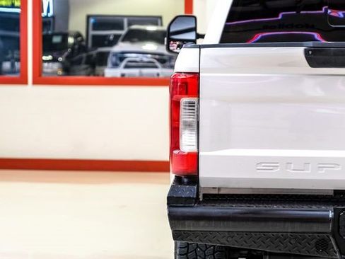 Used 2019 Ford F250 Lariat w/ Lariat Value Package image 44