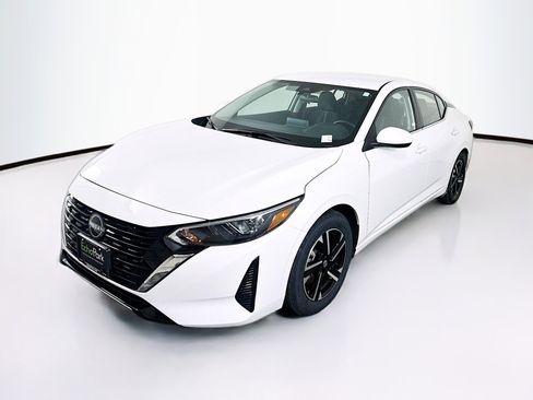 Used 2018 Chevrolet Equinox LT image 3