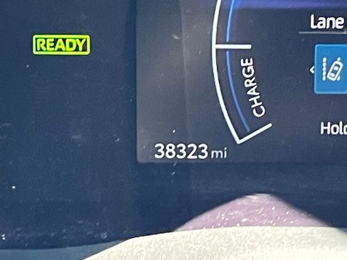 Used 2025 Toyota Camry LE image 40