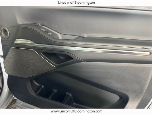 New 2026 Lincoln Navigator L Reserve AWD/4WD image 18
