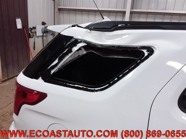 Used 2018 Ford Explorer XLT w/ Equipment Group 202A FWD image 14