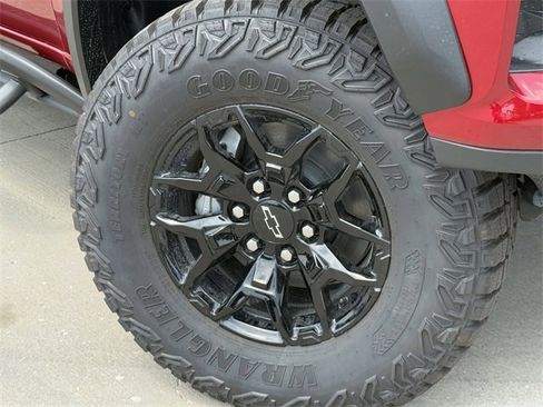 New 2025 Chevrolet Colorado ZR2 w/ Midnight Edition image 12