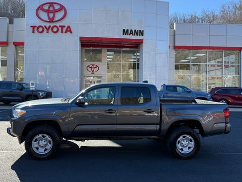 Used 2023 Toyota Tacoma 4x4 Double Cab image 1