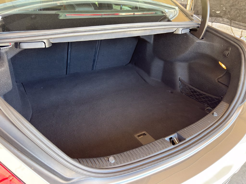 Used 2015 Mercedes-Benz C 300 Sedan image 11