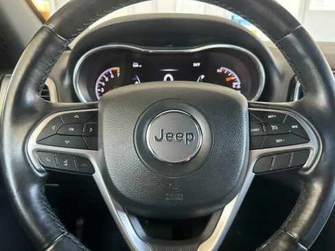 Used 2022 Jeep Grand Cherokee Laredo X AWD/4WD image 20