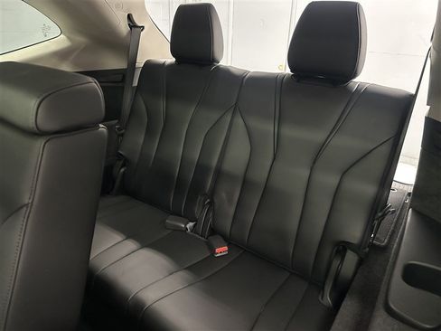 Used 2022 Acura MDX SH-AWD image 4