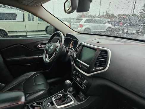 Used 2016 Jeep Cherokee Trailhawk w/ Leather Interior Group image 12
