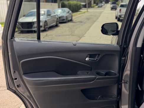 Used 2020 Honda Pilot Elite image 17