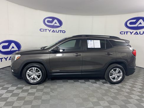 Used 2020 GMC Terrain SLE w/ Driver Convenience Package FWD image 6