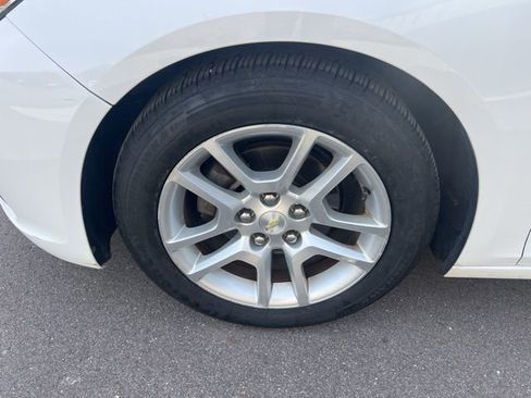 Used 2014 Chevrolet Malibu LT w/ Power Convenience Package FWD image 9