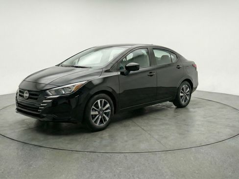 Used 2025 Nissan Versa SV FWD image 3