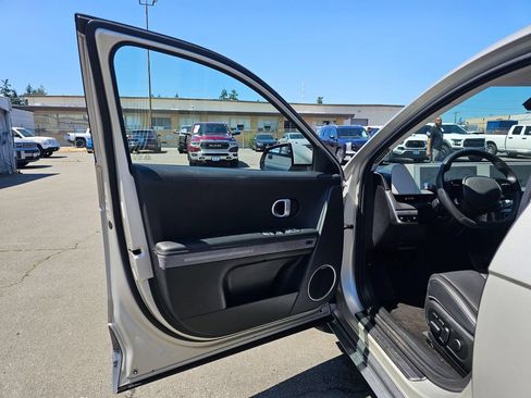 Used 2023 Hyundai Ioniq 5 Limited AWD/4WD image 18