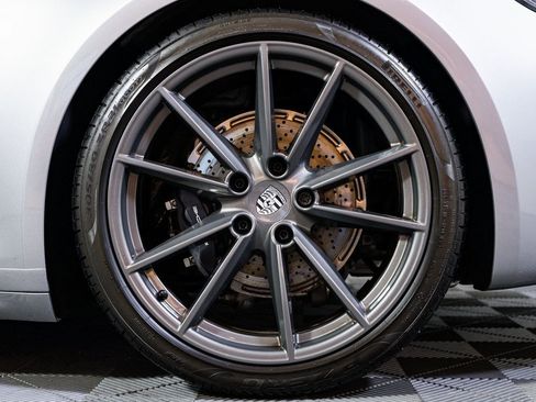 Used 2024 Porsche 911 Carrera T image 6