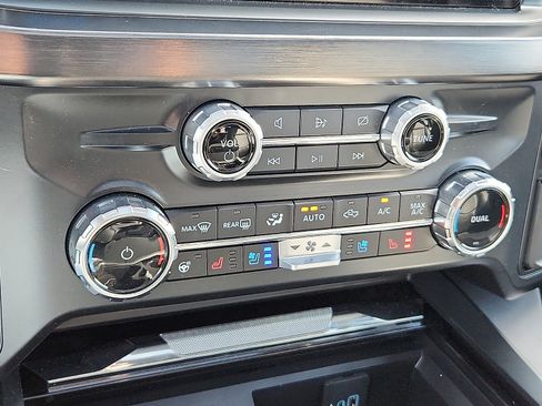 Used 2024 Ford F250 Lariat w/ Lariat Ultimate Package AWD/4WD image 16