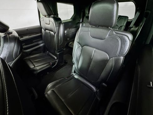 Used 2024 Jeep Grand Cherokee L Limited w/ Luxury Tech Group II image 23