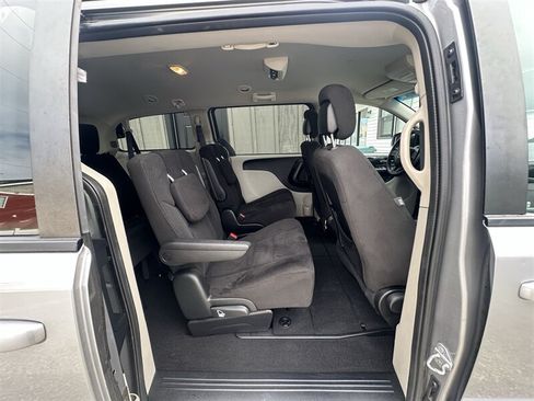 Used 2016 Dodge Grand Caravan SE w/ Quick Order Package 29E SE FWD image 43