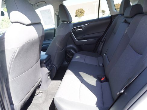 Used 2025 Toyota RAV4 XLE AWD/4WD image 14