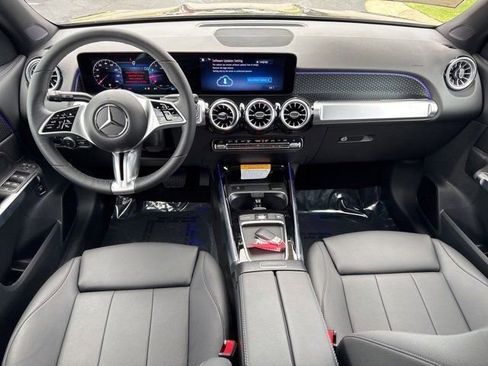 New 2025 Mercedes-Benz GLB 250 image 12