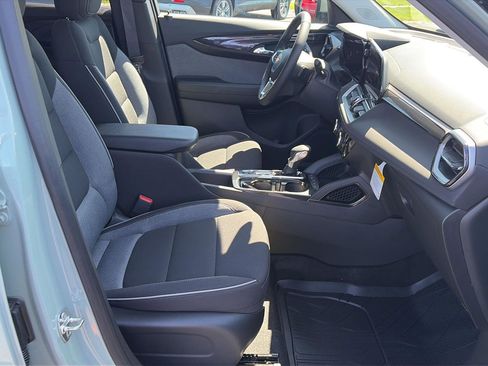 New 2026 Chevrolet TrailBlazer LT w/ LT Cold Weather Package FWD image 13